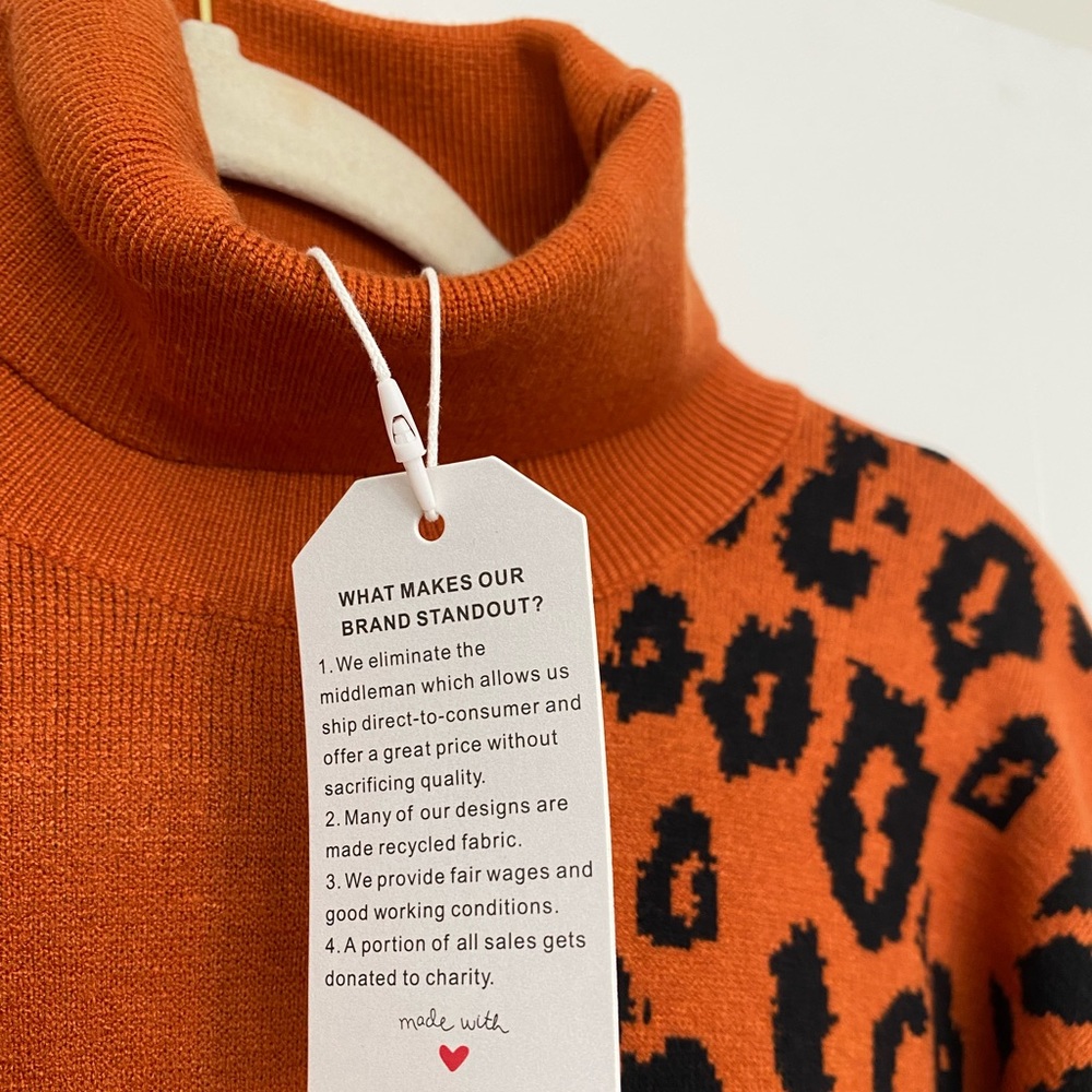 WOMEN’S KNIT SWEATER